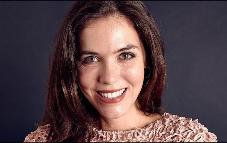 Helena está preparando su opera prima como directora documentalista. Especial