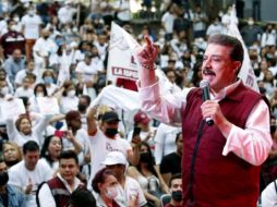 El morenista cerró campaña en este distrito acompañado del candidato a diputado local, Luis Galván. ESPECIAL