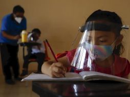La titular de la SEP recordó que el regreso a clases presenciales para el próximo 7 de junio es voluntario. AP / ARCHIVO