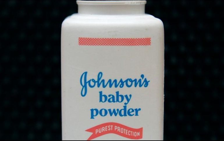 Johnson & Johnson recibió miles de denuncias en los últimos años de personas que lo acusaron de vender talco que contenía amianto y provocaba cáncer de ovarios. AP/ARCHIVO