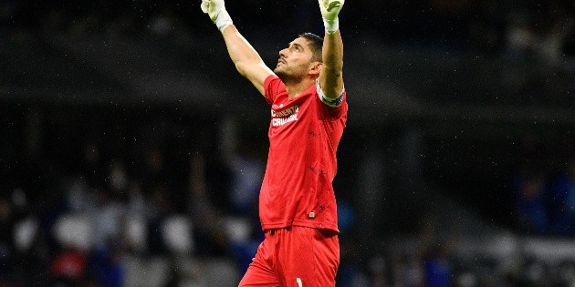 Liga MX: Jes&uacute;s Corona, el arquero de las pol&eacute;micas