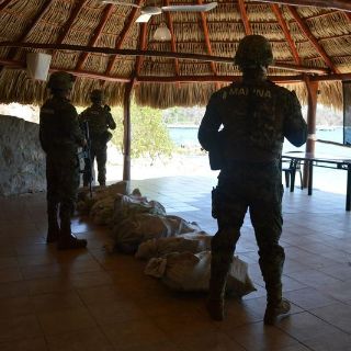 Asume la Marina el control de puertos de México; niega militarización