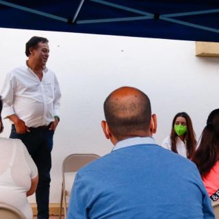 Cosío ayudará a vecinos de Los Molinos a obtener posesión legal de sus viviendas