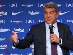 ESFUERZO. Joan Laporta sigue trabajando en la confección de la plantilla de cara a la temporada 2021-2022. AFP