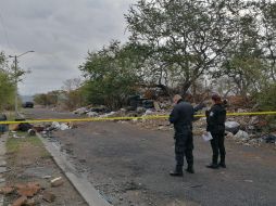 El occiso fue localizado dentro de un terreno abandonado, en el cruce de las calles Cordilleras y Rafael Cabrera. ESPECIAL