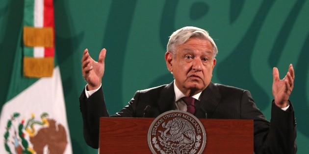 AMLO dice que embajada de EU est&aacute; repartiendo "ma&iacute;z con gorgojo"