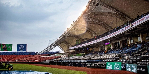 Suspenden el Mariachis vs Saraperos por lluvia