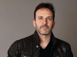 ANTONIO DE LA VEGA. El actor, emocionado con mostrar los misterios y la intriga en  la nueva temporada de “¿Quién mató a Sara?”, ya disponible en Netflix. CORTESÍA/ JERRY ML