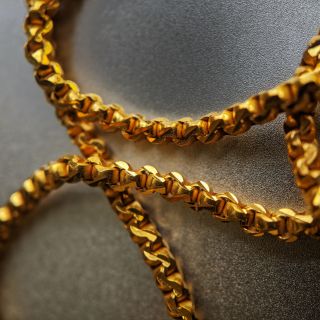 Moda: el cinturón de cadena será el accesorio del verano