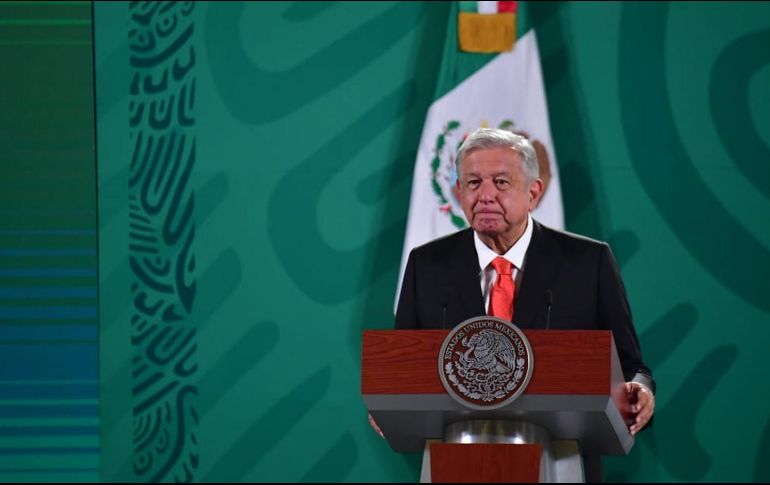 AMLO en su conferencia de prensa expresó que si el INE tiene una interpretación distinta se va a respetar. SUN/H.García