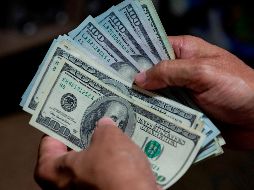 Al menudeo, el dólar se vende en 20.52 pesos en ventanillas de CitiBanamex,16 centavos más caro que ayer miércoles. EFE / ARCHIVO