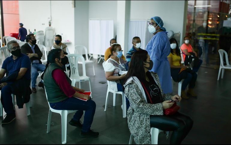 Jornada de vacunación en Bogotá, Colombia, uno de los países americanos que serán beneficiados en la primera entrega. XINHUA/J. Paz