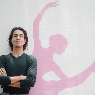 Esteban Hernández da su primer paso como coreógrafo