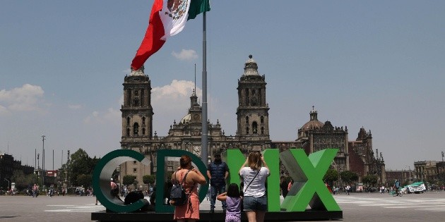 COVID-19: La CDMX pasa a sem&aacute;foro verde, anuncia Claudia Sheinbaum