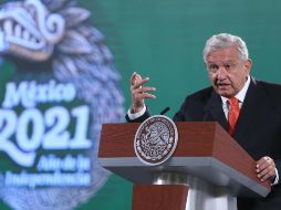En un texto advierten que las políticas económicas de AMLO pueden desatar una crisis económica de la que puede ser difícil regresar. EFE/S. Gutiérrez