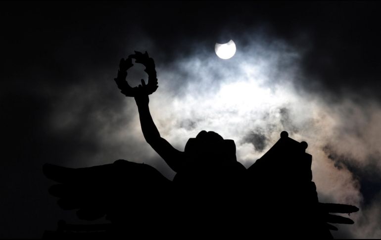 El eclipse solar podrá ser visto en México sólo de forma parcial. SUN / ARCHIVO