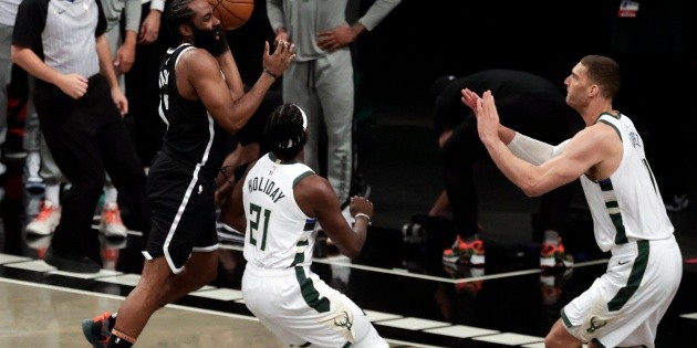 Los Nets vencen a los Bucks en el primero de la serie
