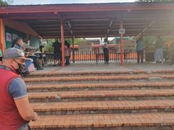 La demora en la apertura de la casilla fue porque pasadas las 08:15 de la mañana todavía no habían llegado todos los funcionarios de casilla ni todos los representantes de partidos.EL INFORMADOR / J. Pérez