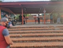 La demora en la apertura de la casilla fue porque pasadas las 08:15 de la mañana todavía no habían llegado todos los funcionarios de casilla ni todos los representantes de partidos.EL INFORMADOR / J. Pérez