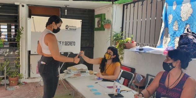 Elecciones Jalisco 2021: ''Me sent&iacute;a nerviosa al votar'', dice joven que particip&oacute; por primera vez