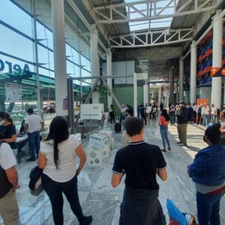 Antes de viajar, ciudadanos votan en casilla del Aeropuerto de Guadalajara