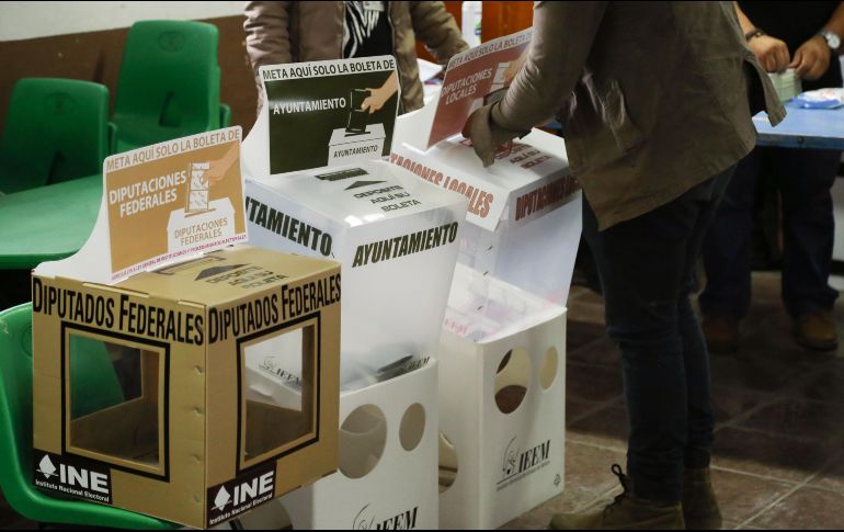 El horario de cierre se realizaró conforme a la hora local de cada una de las 32 entidades del país. Xinhua