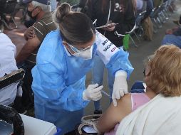 Además, se aplicaron segundas dosis a personas mayores de 60 años en Zapopan en el macromódulo de Vacunación del Auditorio Benito Juárez.