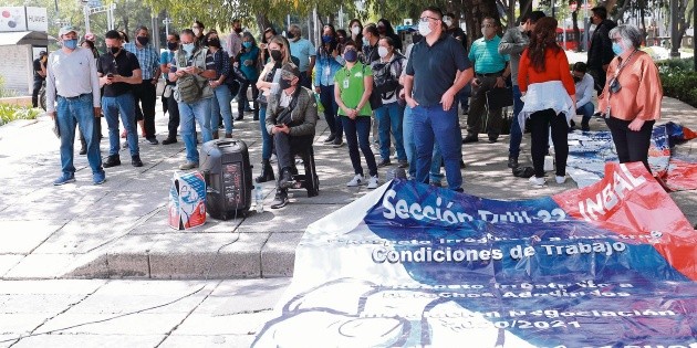 Trabajadores exigen prestaciones a autoridades de cultura en Ciudad de M&eacute;xico
