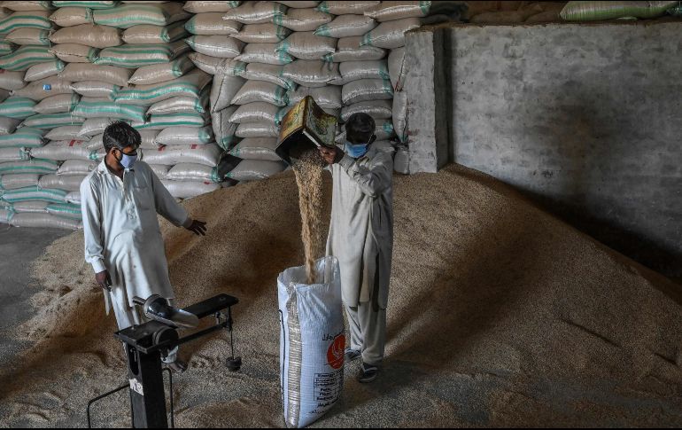 A LA BAJA. A pesar de contar con más de 350 mil muertes, la India ha bajado en infecciones por COVID-19. AFP