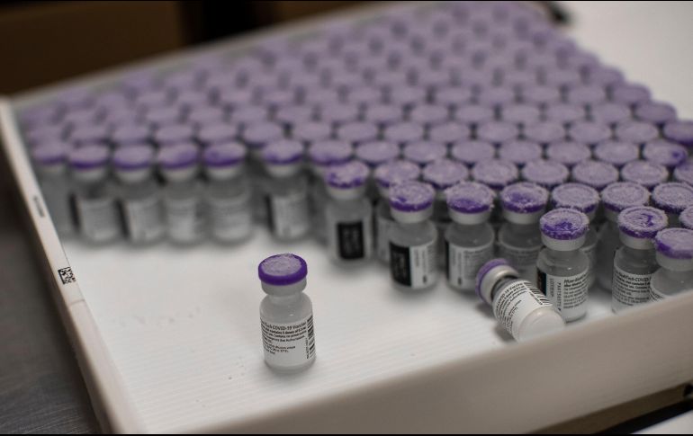 El macrocentro permitió la vacunación de 12 mil 220 personas de las 26 mil 128 vacunas contra COVID-19 que se aplicaron este día. AP
