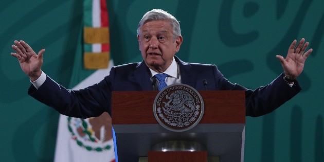 AMLO: "Nos fue remal"; 11 gubernaturas y mayor&iacute;a en Diputados