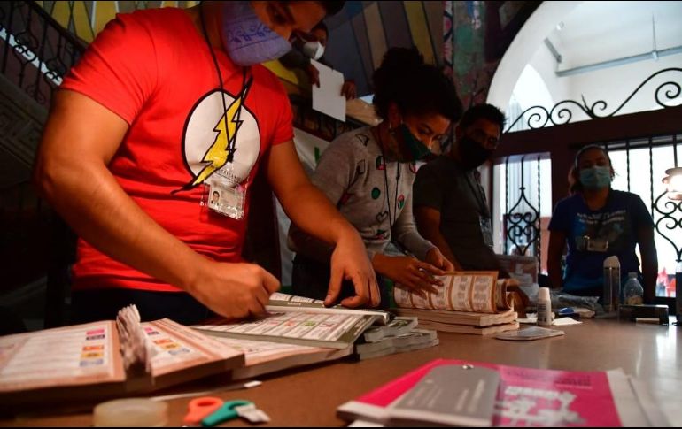 También a nivel federal comenzó el cómputo en los 20 consejos distritales de Jalisco para oficializar los resultados. SUN / H. García