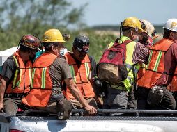 Rescatistas. Con el hallazgo de la sexta víctima se corroboran los temores de que eran casi nulas las posibilidades de que hubiera sobrevivientes dell derrumbe e inundación. EFE/M. Sierra