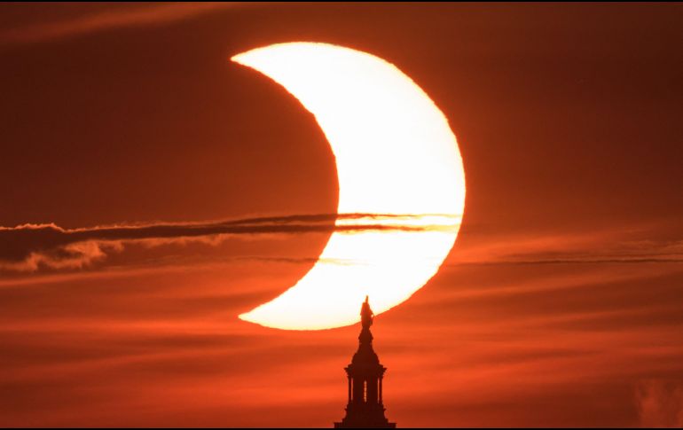 El eclipse fue visto desde desde partes de Canadá, Groenlandia y Rusia. AFP / B. Inalls