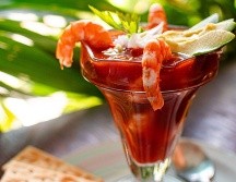 Prepara un rico coctel de camarón en casa. ESPECIAL/Photo by Menú Acapulco on Unsplash.