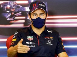 Pérez también comentó que su relación con su compañero Max Verstappen y el piloto reserva Alex Albon es sana. AFP