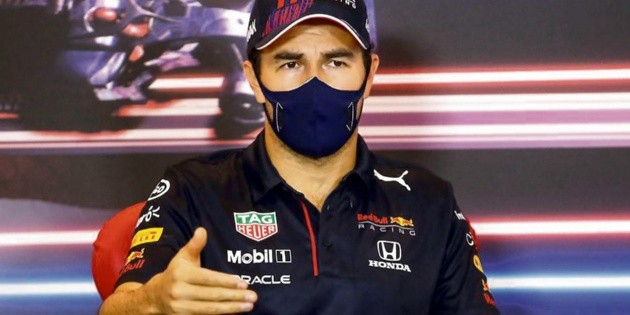''Checo'' P&eacute;rez acepta que gan&oacute; por error de Hamilton