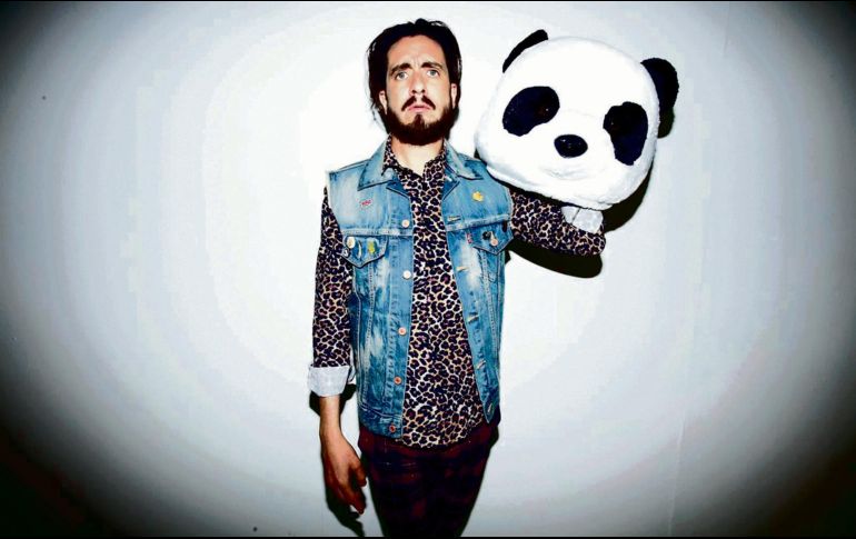 Disponible. El libro del cantante ya se puede adquirir a través de Amazon y Barnes and Noble. ESPECIAL