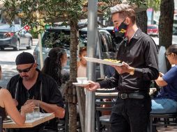 Los sectores económicos con el mayor crecimiento anual en puestos de trabajo son el de construcción, transformación, transportes y comunicaciones. EFE/ARCHIVO