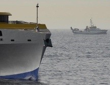 El buque del Instituto Español de Oceanografía (IEO) Ángeles Alvariño rastrea los fondos marinos de la costa de Santa Cruz de Tenerife en busca de pistas. EFE/Miguel Barreto