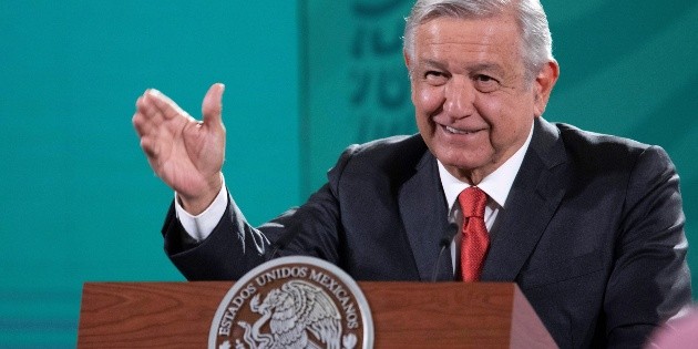 L&oacute;pez Obrador baja el tono contra el INE