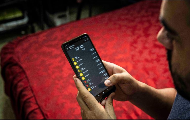 OPORTUNIDAD. La plataforma de Eyonys González ha funcionado para el intercambio de monedas. AP