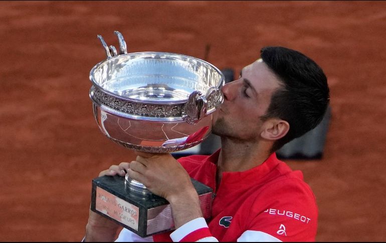 El serbio Novak Djokovic conquistó su segunda corona en Roland Garros. AP / C. Ena