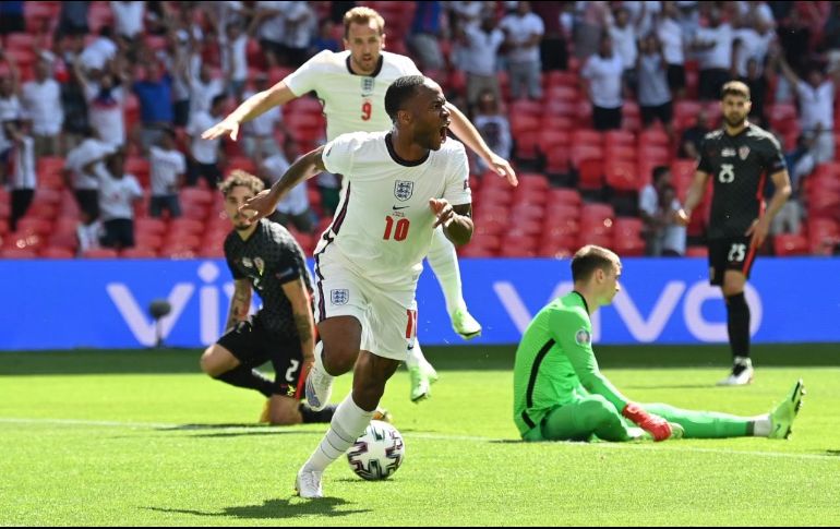 REALIZADO. Raheem Sterling siempre soñó con hacer un gol en Wembley y ayer lo consiguió. AP