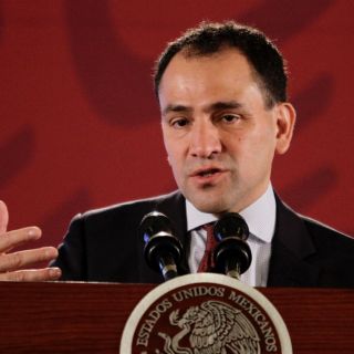 Moody’s descarta riesgo con Herrera en Banco de México 