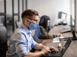 Estar presente se valora más que ser productivo en muchas empresas. GETTY IMAGES