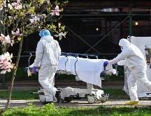 La cifra de muertes en EU causadas por el virus superó las 600 mil este martes, al tiempo que la campaña de vacunación ha reducido el número de casos y decesos diarios y permitido al país aguardar el verano con optimismo. AFP / ARCHIVO