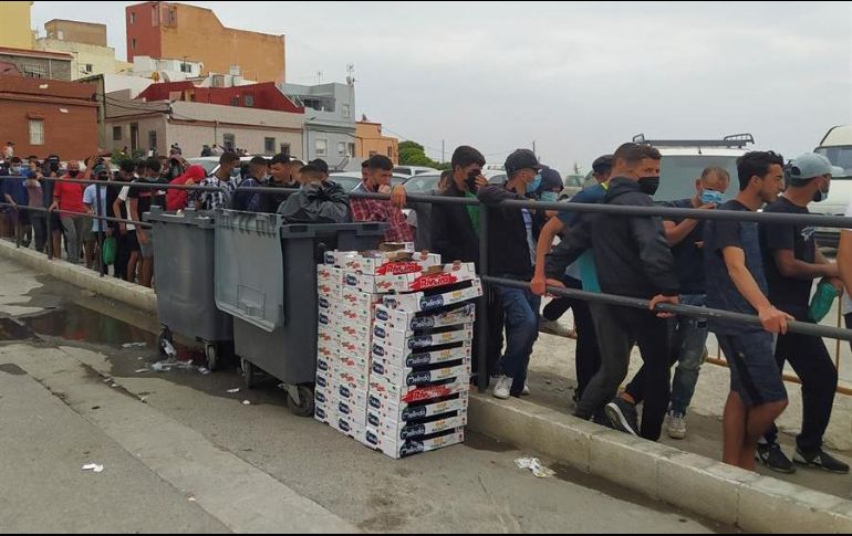 Las cuatro víctimas fallecieron en su intento de llegar a España. EFE/R. Dris