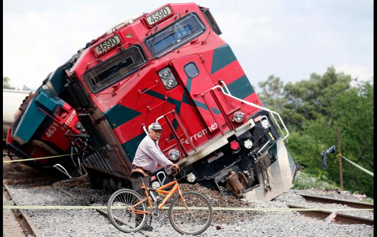 Dos locomotoras y 12 vagones se descarrilaron. AFP/U. Ruiz