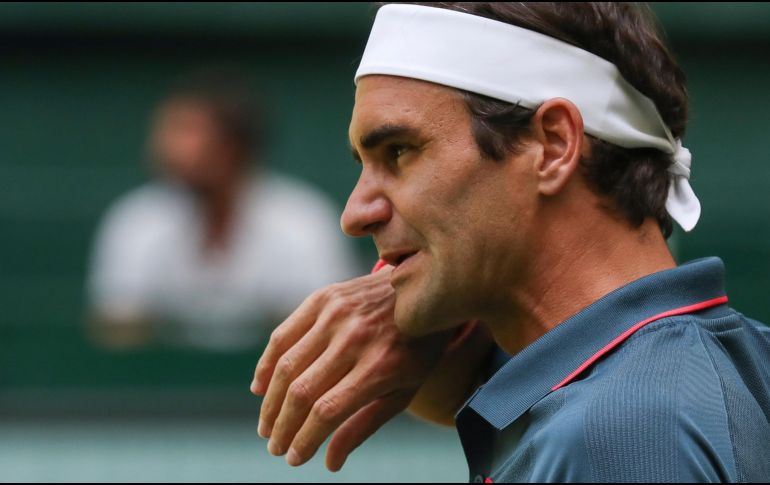 El suizo Roger Federer, ganador de 20 títulos del 'Grand Slam', cayó en los octavos del torneo de Halle ante el canadiense Felix Auger-Aliassime, por 6-4, 3-6 y 2-6, en una hora y cuarenta y cinco minutos. AP / F. Gentsch